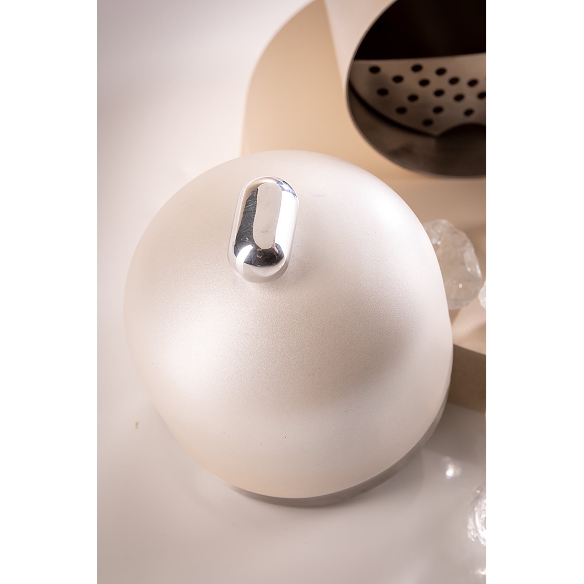 SPACE PEARL Cocktailshaker creme